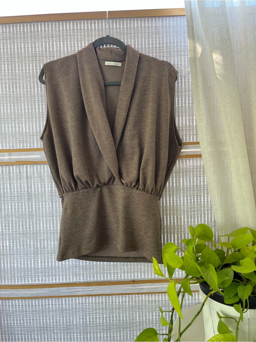 Zara khaki Shawl-Collar Sleeveless Knit Top Sz L